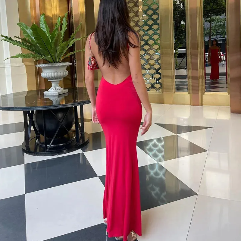 Red Evening Gown with Elegant Details for Weddings and Galas