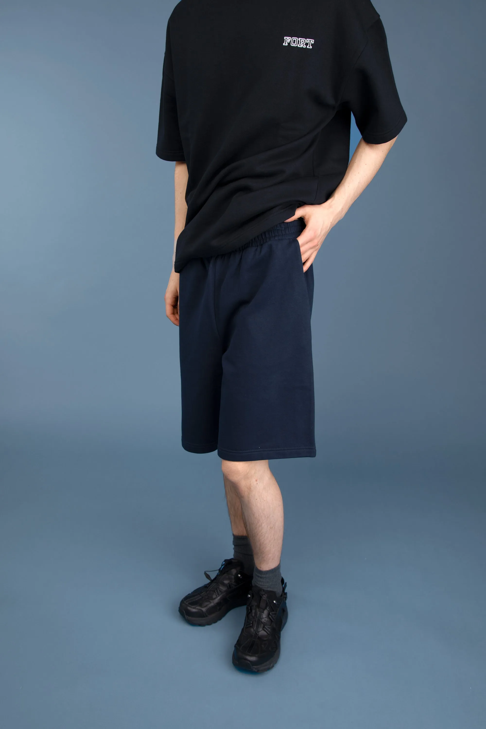 RELAXED FIT SWEATSHORT